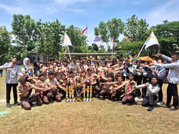Prestasi Gemilang Pramuka SMK Negeri Jenawi   Bemborong Juara Napak Tilas Joko Songo 2025